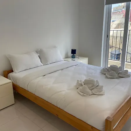 Spectacular Distant Seaview Lejlighed *