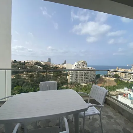 Spectacular Distant Seaview *