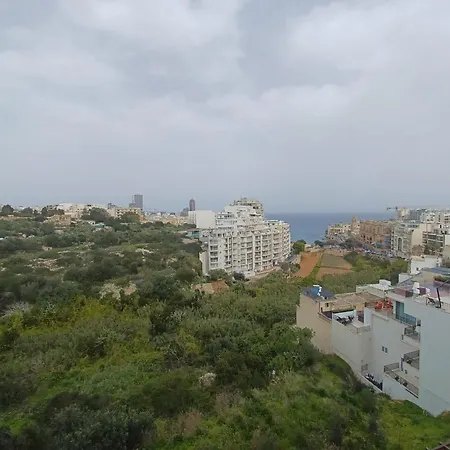 Spectacular Distant Seaview Apartment Sliema