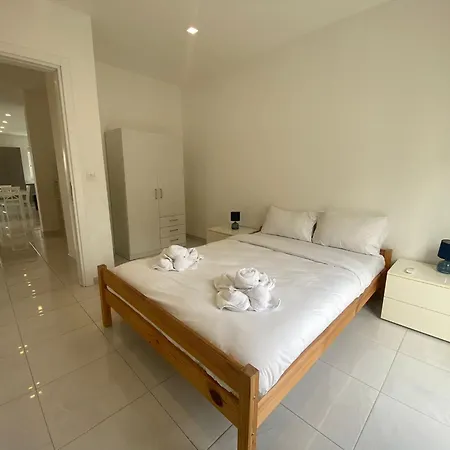 Spectacular Distant Seaview Appartement *