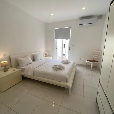 Spectacular Distant Seaview Appartement *