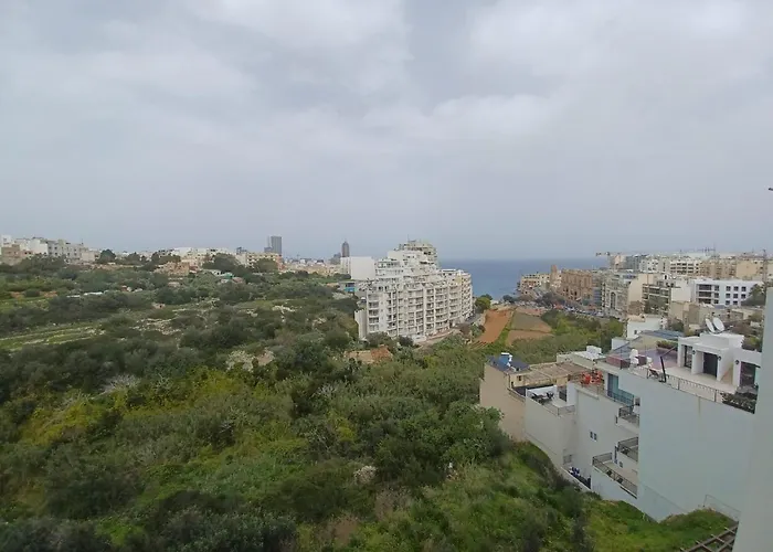 Spectacular Distant Seaview דירה סליאמה