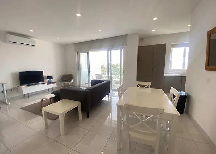 Spectacular Distant Seaview Daire Sliema