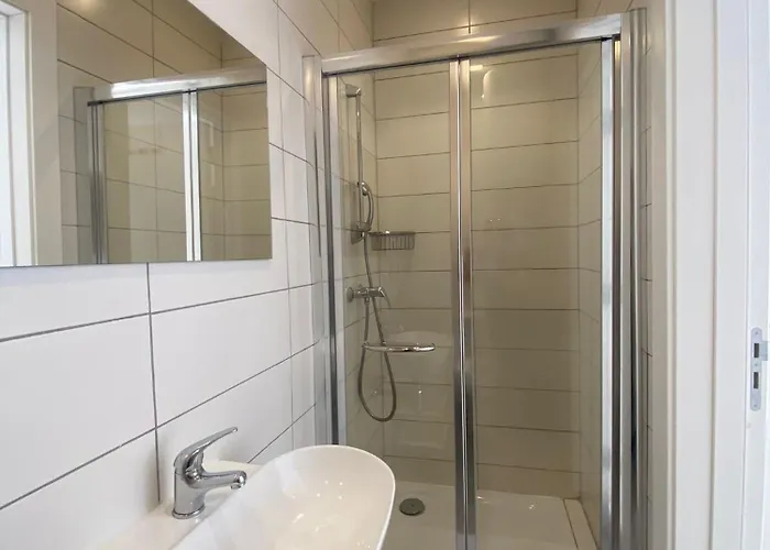 Spectacular Distant Seaview *