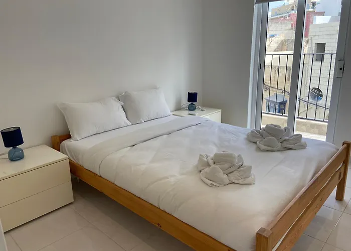 Spectacular Distant Seaview Daire *