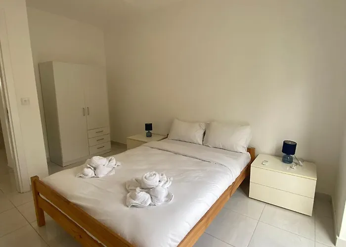 Spectacular Distant Seaview Daire *