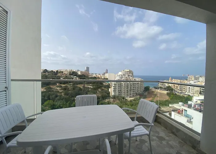 Spectacular Distant Seaview *